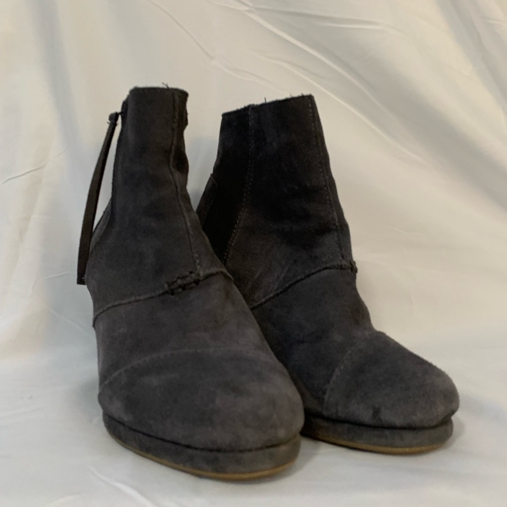 TOMS wedge boot
